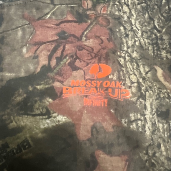 Mossy Oak Break Up Infinity Youth Medium Tshirt NWT - Picture 3 of 5